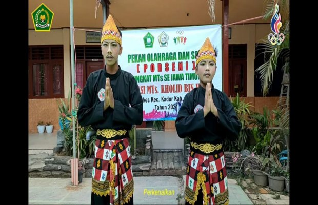 Foto: Iwan Efendi dan Juliansyah Peraih Juara 1 Pencak Silat di Porseni Tingkat MTs se Jatim