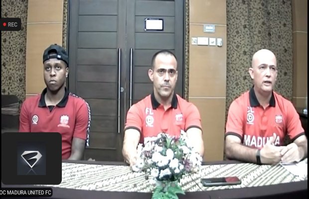  Foto : Gambar Screenshot Fabio Araujo Lefundes (tengah - red)