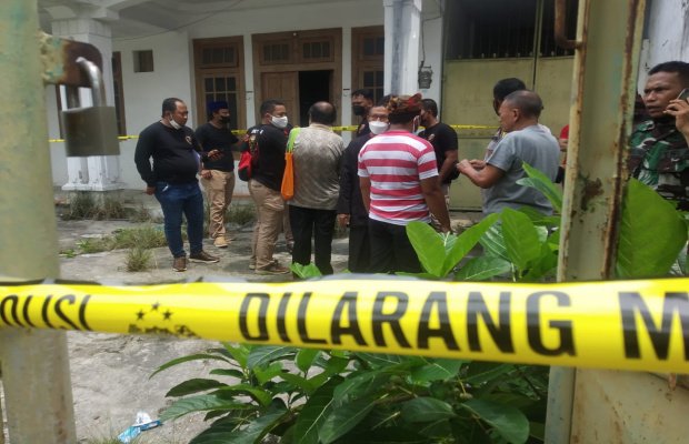  Foto : Kondisi Terkini Dirumah Kosong Tempat Penemuan Mayat Yang Sudah Berbau Busuk