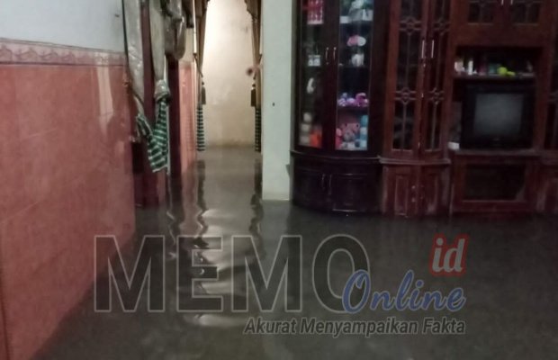 Foto : Rumah warga di jalan Tengku Umar Sampang digenangi air