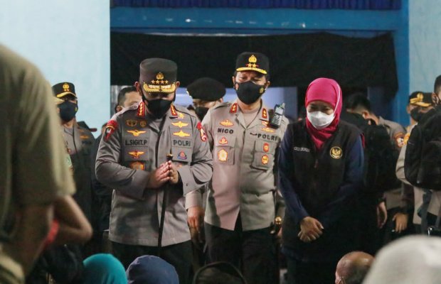 Foto: Kapolri Jenderal Sigit Listyo Prabowo, bersama rombongan saat berada di lokasi