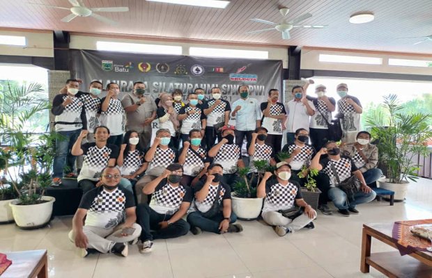 Foto: Sesi foto bersama SIWO PWI Kota Batu