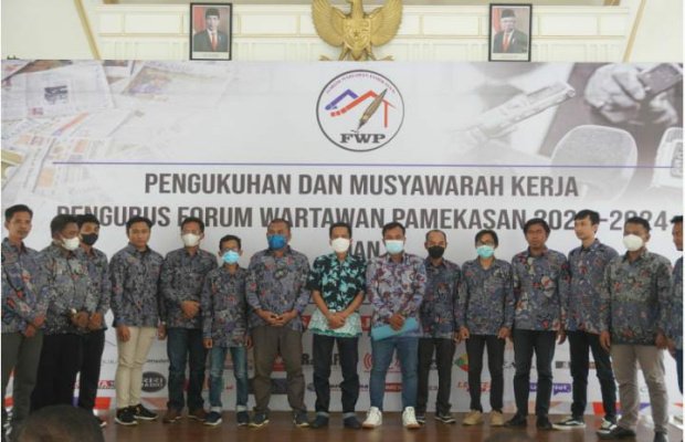 Foto: Pengukuhan Pengurus FWP dan Peluncuran  Gedung Studi Pers