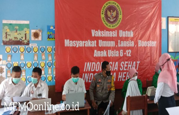 Foto: Pelaksanaan Vaksinasi di SD Negeri Barkot 1 Pamekasan