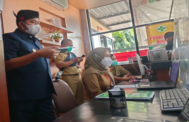 Foto: Bupati Sumenep, Achmad Fauzi saat sidak ke Puskesmas Bluto