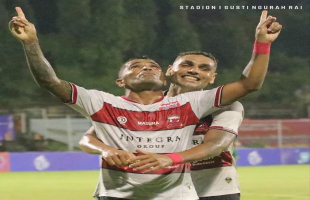 Foto: Selebrasi Beto setelah sukses eksekusi penalti