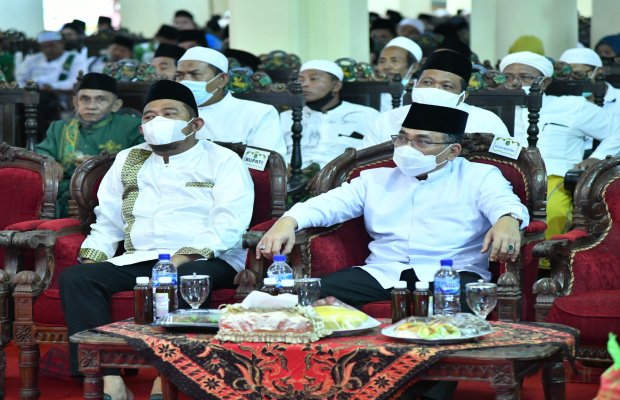 Foto: Bupati Fauzi, saat diacara Simposium Peradaban NU menyongsong Harlah ke 99
