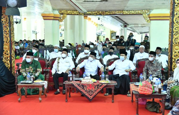 Foto: Sejumlah Kiai Karismatik dan tokoh penting NU saat berkumpul di Keraton Sumenep