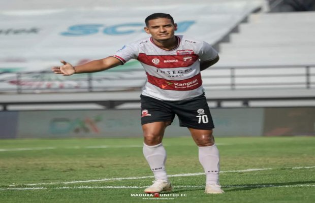   Foto: Selebrasi Renan da Silva usai ciptakan gol