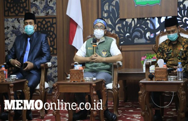 Foto: Sosialisasikan Beasiswa Kedokteran di Unair Secara Virtual Oleh Bupati Pamekasan