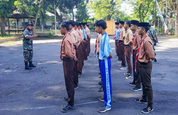 Foto : Penyampaian jiwa bela negara melalui wawasan kebangsaan oleh prajurit TNI di Kabupaten Lumajang