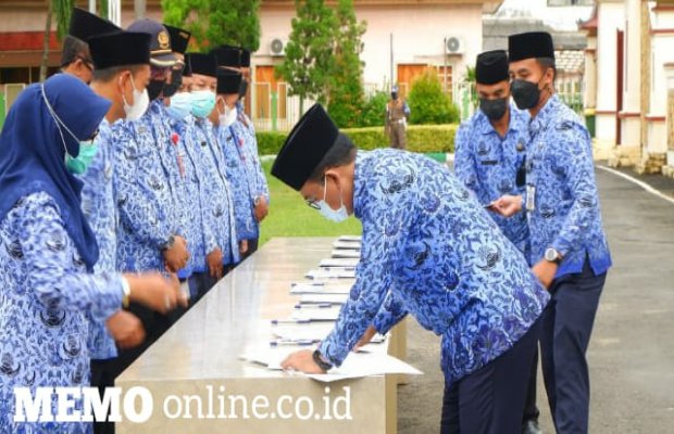 Foto: Bupati Pamekasan Saat Teken Kontrak Kinerja Bersama Pimpinan OPD di Wilayahnya