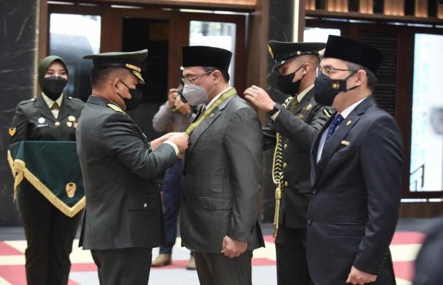 Foto: Penganugerahan Bintang KEP Utama