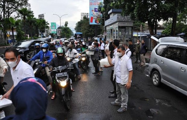 Foto: Pembagian takjil