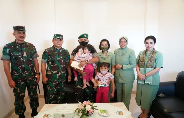 Kembar Siam Joana dan Jovalin Dijenguk Kasad