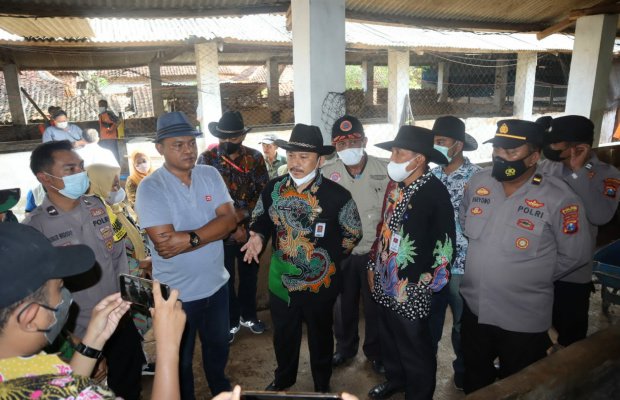 Foto: Kepala DKPP Sumenep saat melakukan penyuluhan