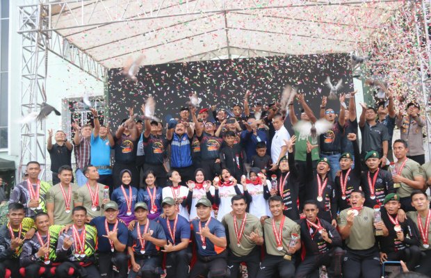 Foto: Peserta Skydiving