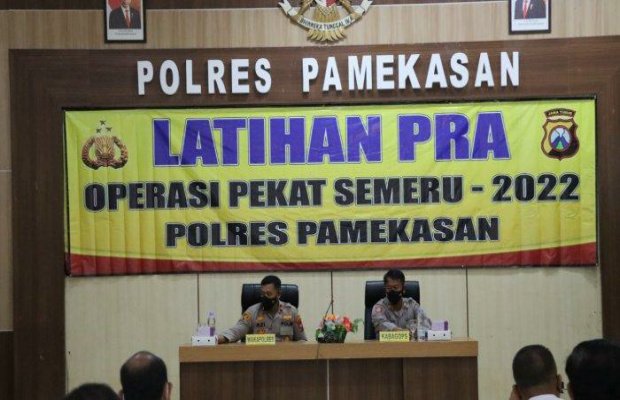 Foto : Polres Pamekasan saat gelar latihan Pra Operasi Pekat Semeru 2022 di Gedung Bhayangkara