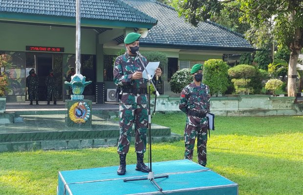 Foto : Dandim 0826 Pamekasan saat membacakan amanat KSAD Jendral Dudung.