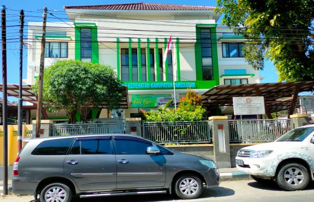 Foto : Kantor Dinas Kesehatan Pamekasan, Jalan Stadion No.140, Ombul, Barurambat Kota, Pademawu, Pamekasan, Jawa Timur.