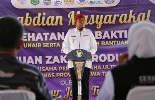 Foto: Bupati Sumenep Achmad Fauzi, saat menyampaikan sambutan dalam acara Pengabdian Masyarakat 