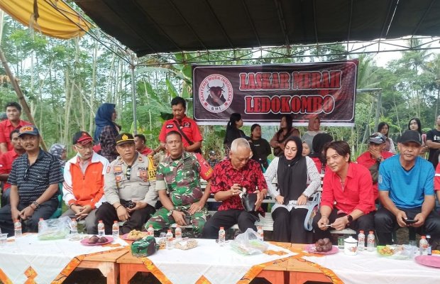 Foto: Jajaran Muspika dan Pejabat Tinggi yang hadir menyaksikan turnamen tingkat kecamatan.