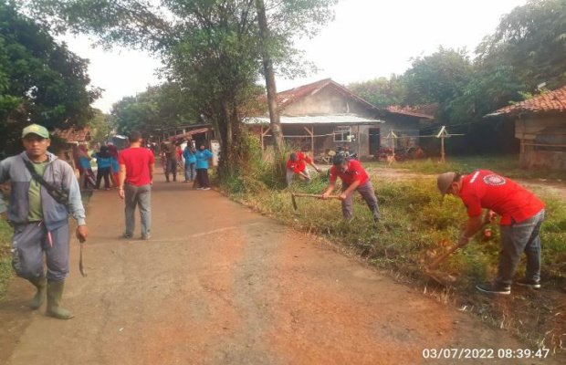 Foto: Gotong-royong warga jaya Sampurna