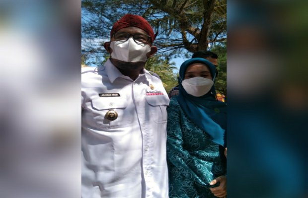 Foto: Bupati Sumenep, Ach. Fauzi bersama istri Nia Kurnia Fauzi