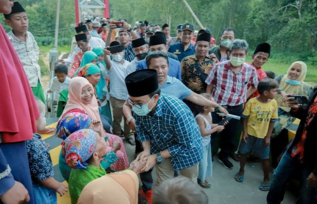 Foto : Bupati Pamekasan, Baddrut Tamam saat kunjungan kerja ke pedesaan.