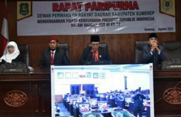 Foto: Ketua DPRD Sumenep, Bupati dan Wakil Bupati Sumenep saat Paripurna Istimewa HUT RI ke 77