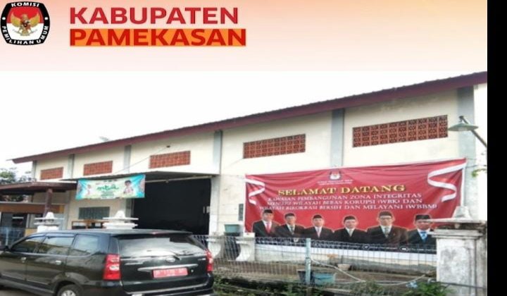 Foto : Kantor KPU Kabupaten Pamekasan, Madura, Jawa Timur.