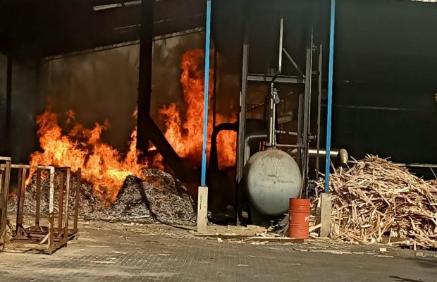 Foto : lokasi kejadian, sebelum api dipadamkan