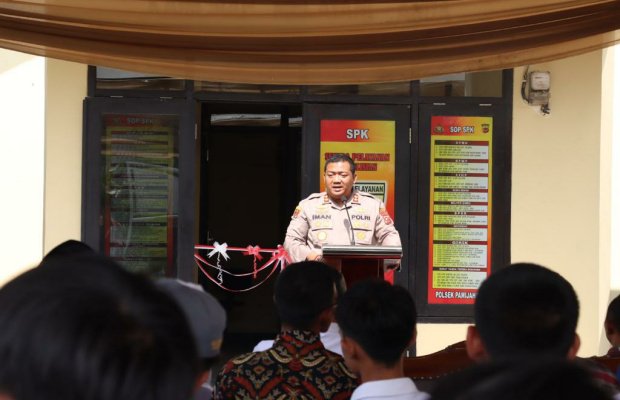 Foto: Kapolres Bogor..dalam acara peresmian dan pembaigian sembako