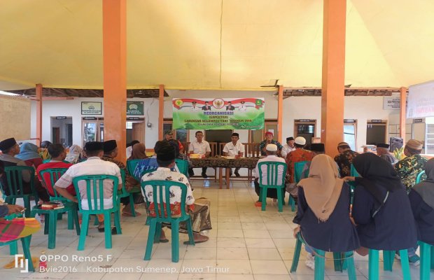 Foto: Khairudin, Kepala Desa Ellak Daya, Kecamatan Lenteng, Sumenep, saat menghadiri reorganisasi gapiktan