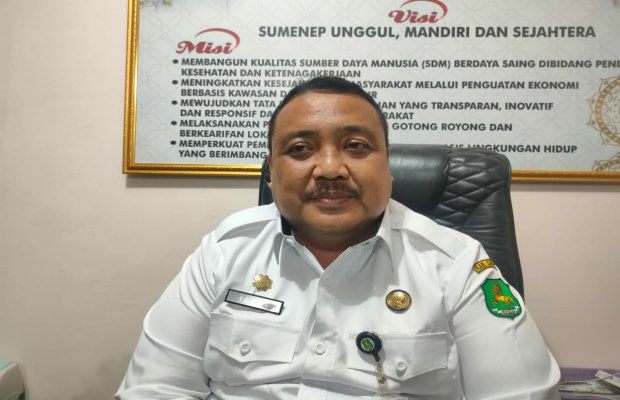 Foto: Kepala Dinsos P3A Sumenep, Drs Achmad Dzulkarnain