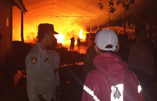 Foto : suasana saat sebelum api padam