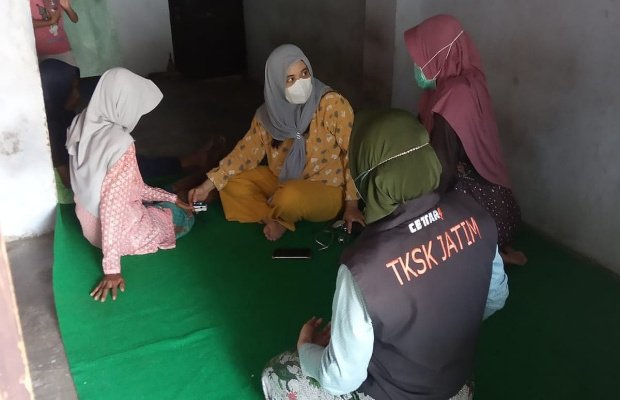 Foto: Hasanah (53) Kecamatan Ajung.