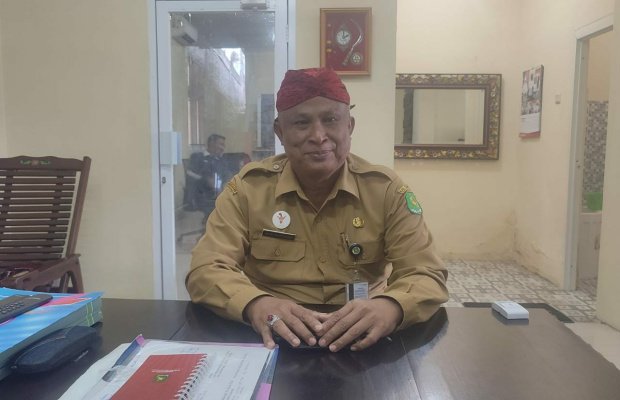 Foto: Kepala Dinas Pariwisata Kebudayaan Pemuda dan Olahraga Sumenep Mohammad Iksan saat ditemui di kantornya, Senin (9/1/2023).
