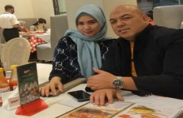 Foto: Prayogi dan istrinya Dian Puspita saat dikonfirmasi awak media