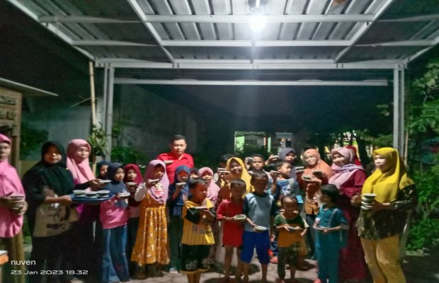 Foto : Kado istimewa puding daun kelor untuk ultah Megawati Soekarnoputri dari Samsul Hadi