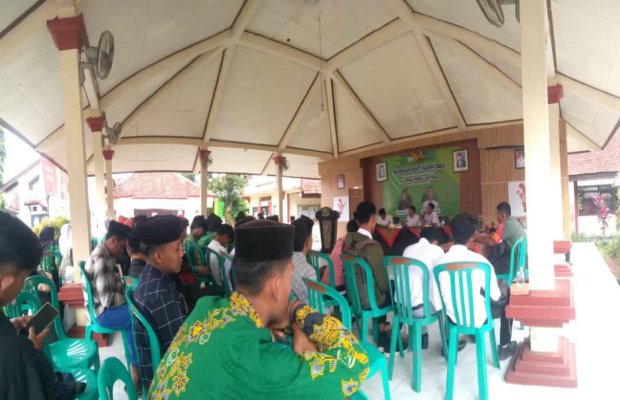 Foto: Peserta Mengikuti Seminar Anti Narkoba di Pendopo Kecamatan Lenteng