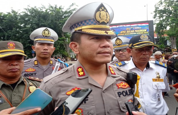 Foto: Kasat Lantas Polrestabes Surabaya AKBP Afif Fazlurrahman saat memberikan keterangan kepada wartawan 