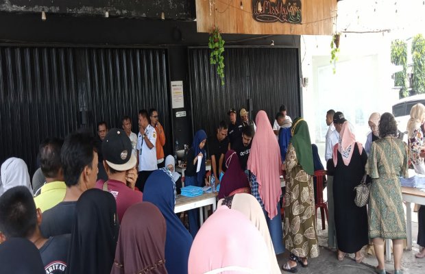Foto: Suasana di lokasi saat pembagian sertifikat