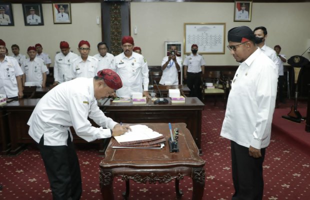 Foto: Penandatanganan Perjanjian Kinerja 2023 antara Pimpinan Perangkat Daerah dengan Bupati Sumenep, di Kantor Bupati
