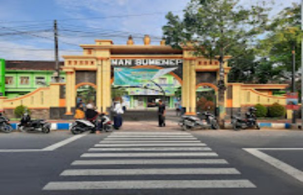Foto: Tampak dari depan lembaga pendidikan MAN Sumenep (sumber google)