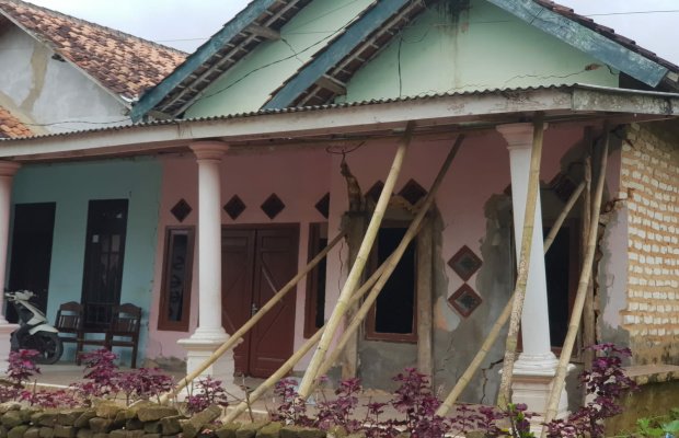 Foto: Kondisi rumah warga disekitar galian c ilegal