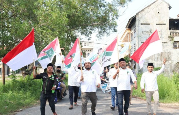 Foto : Ketua Umum DPC  PKB Bangkalan, Syafiuddin Asmoro saat mendaftar ke KPU. 