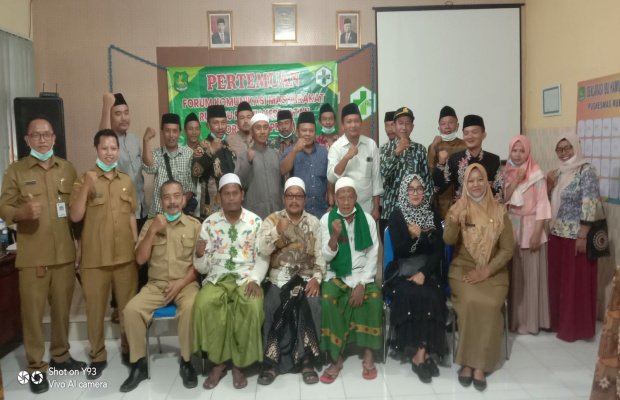 Foto: Sejumlah Anggota FORSIMARU PEKA Melakukan Foto Bersama Usai Gelar Pertemuan Pertama, Selasa (16/05/2023).