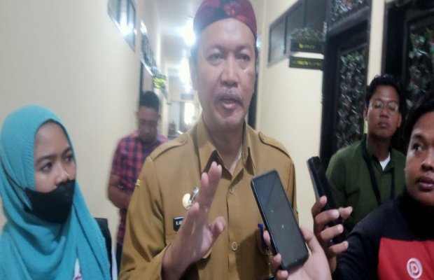 Foto: Abd Rahman Riadi, Kepala DPMPTSP dan Tenaga Kerja, Kabupaten Sumenep  saat dikonfirmasi sejumlah awak media