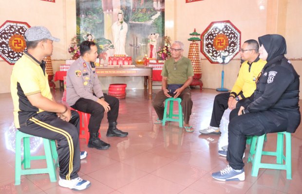 Foto: Kapolres Sumenep menggelar Jum'at Curhat mengunjungi Klenteng Pao Sian Lin Kong